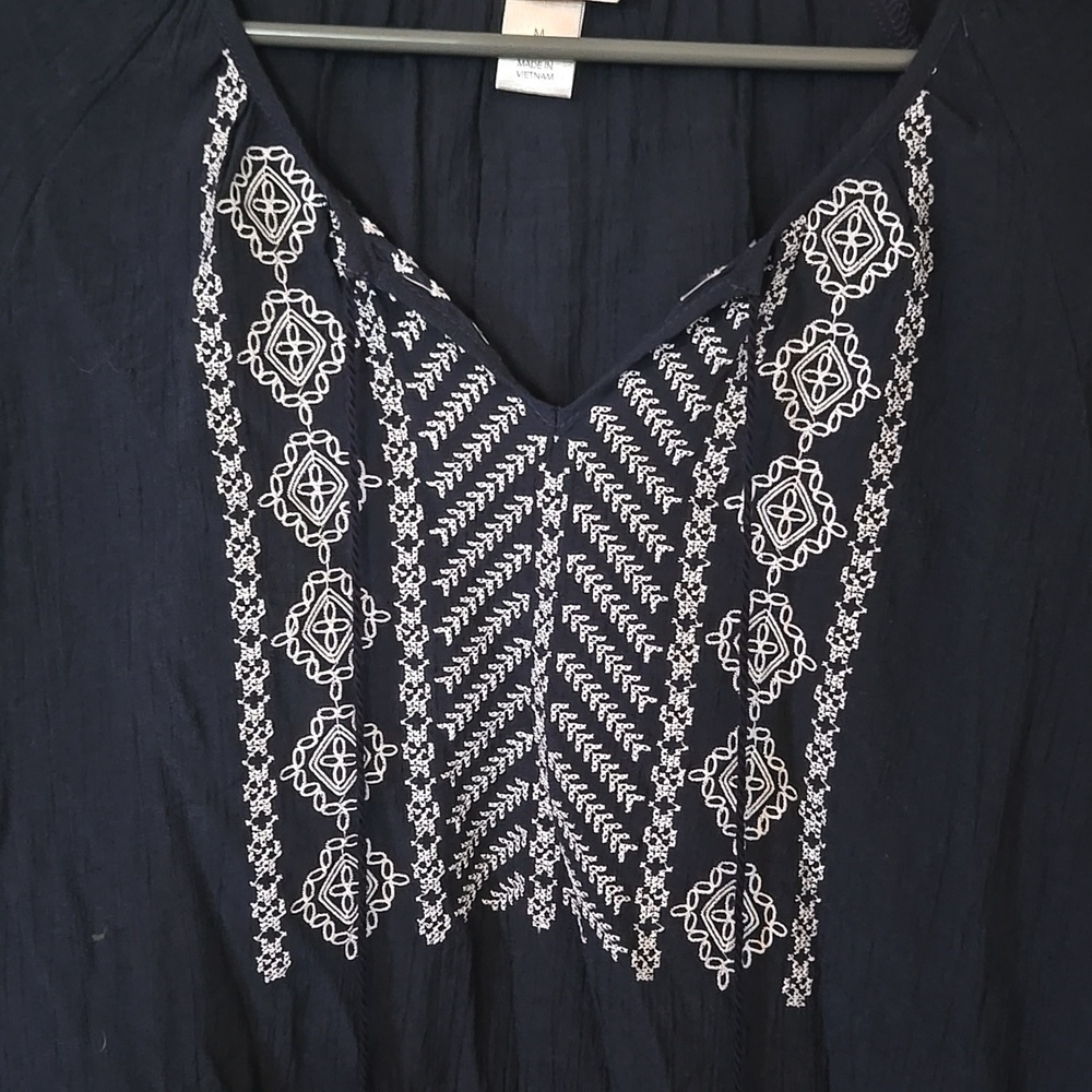 Christopher & Banks Navy Embroidered Top Size Medium - Picture 4 of 8